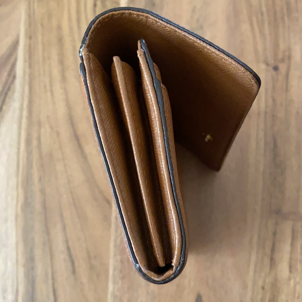 Authentic Michael Kors Wallet - image 5